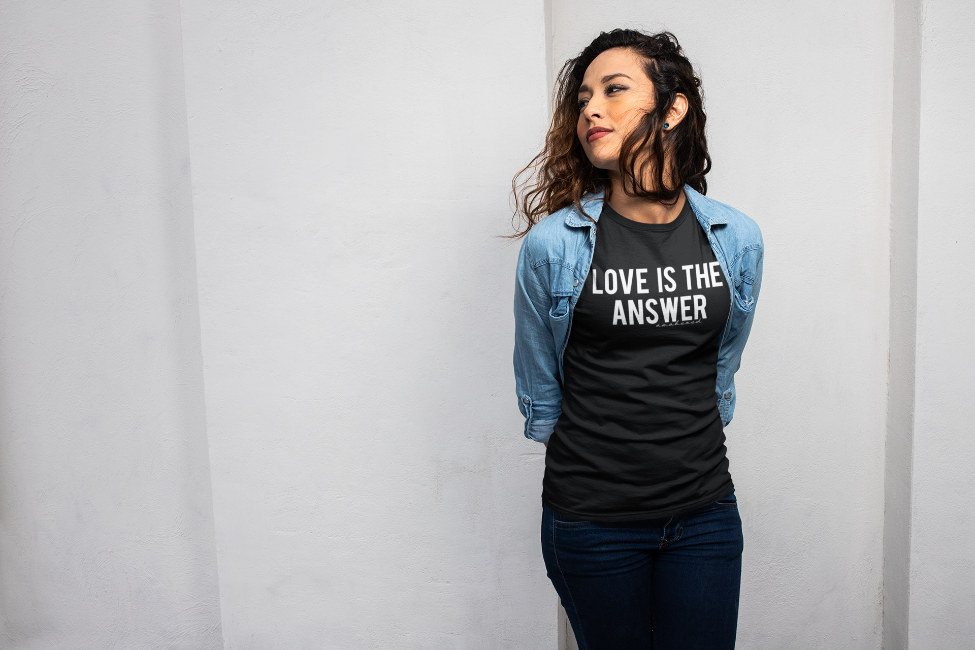 Love is the answer - T-Shirt